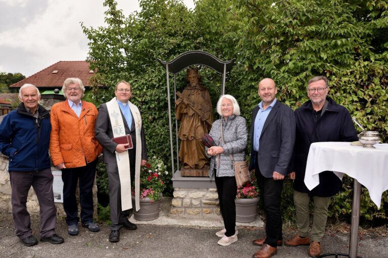 Segnung der restaurierten Nepomuk-Statue